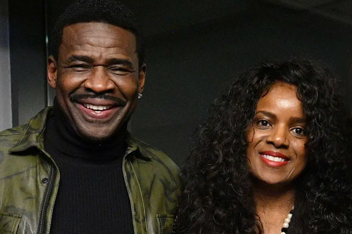 NFL Legend Michael Irvin Reveals Wife Sandy Has Early-Onset Alzheimer’s ArticlePure