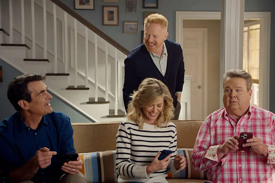 ‘Modern Family’ Cast Reunites for New WhatsApp Commercial (Exclusive) ArticlePure