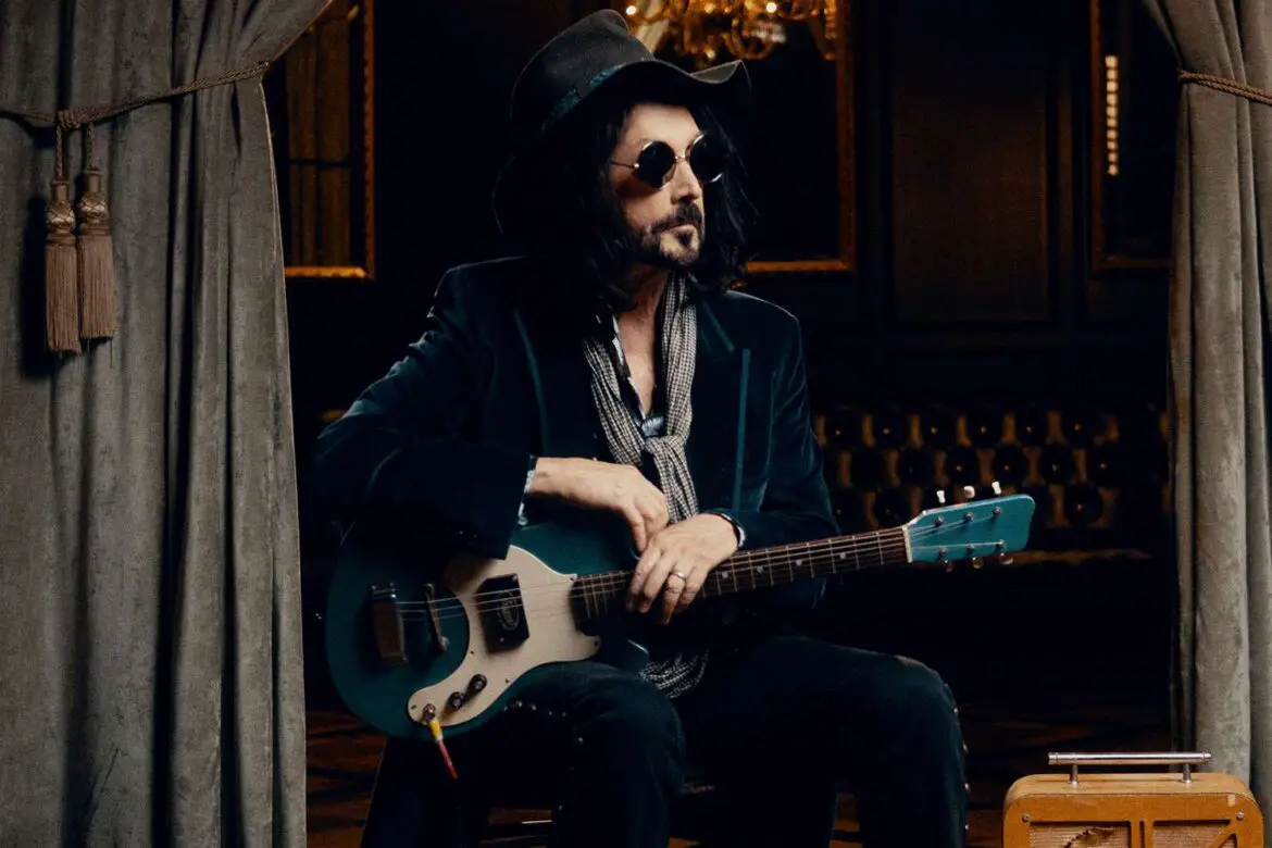 Tom Petty Guitarist Mike Campbell on Fronting the Dirty Knobs ArticlePure