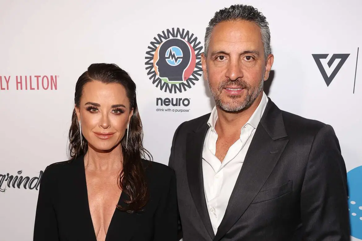 Kyle Richards and Mauricio Umansky Aren’t ‘Rushing to Get a Divorce’: Source ArticlePure