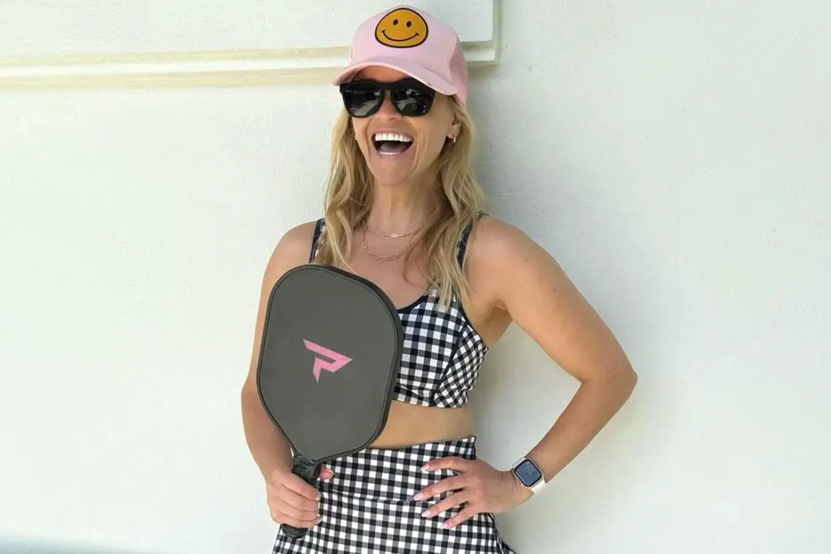 Reese Witherspoon and Niece Twin in Gingham Sports Bras and Skorts ArticlePure