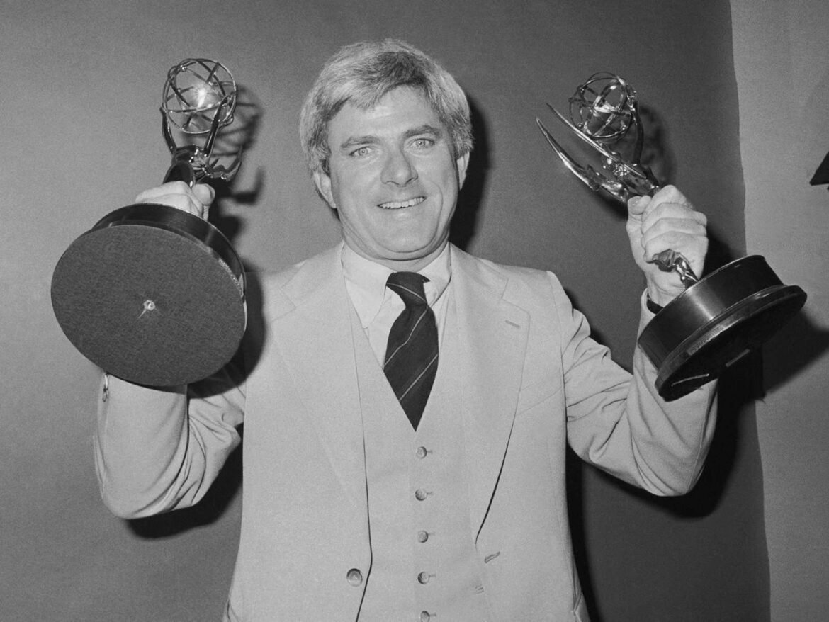 Phil Donahue, Legendary Daytime Talk Show Host, Dies at 88 ArticlePure