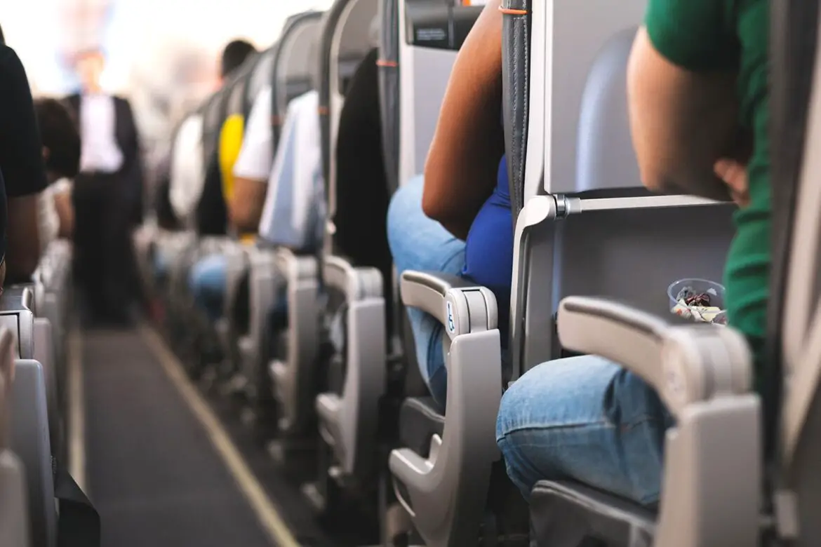 Plane Passenger Calls Out ‘Seat Stealer’ for Trying to Sit in 8D, Sends Them to Row 35 ArticlePure