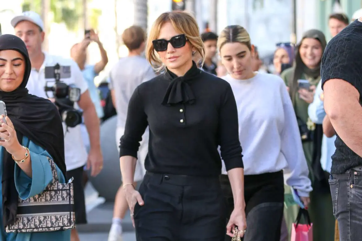 Jennifer Lopez Wore Ballet Flats, and We Found Similar Pairs at Amazon ArticlePure