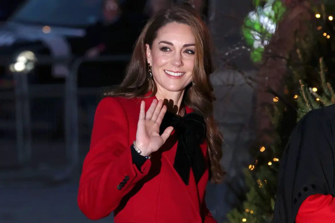 Kate Middleton Arrives at Christmas Carol Service Looking Like a Wrapped Gift ArticlePure