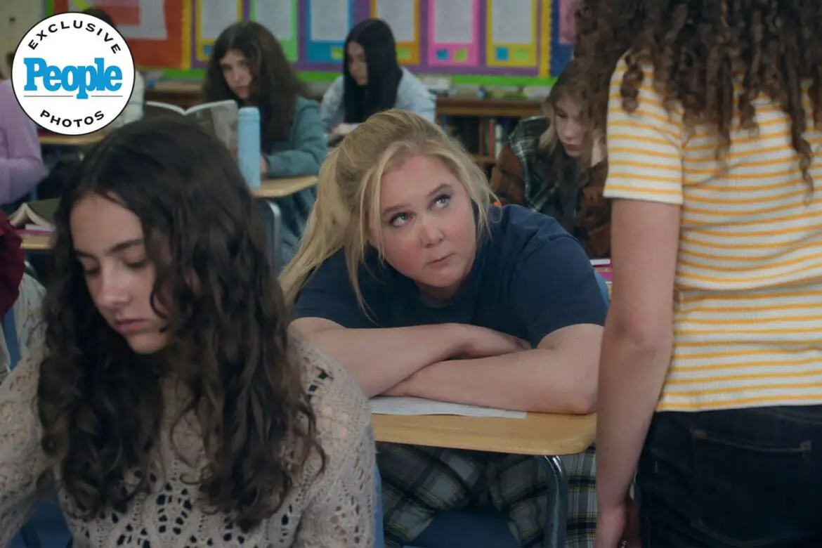 Amy Schumer Fakes a Pregnancy in Netflix’s Kinda Pregnant Trailer (Exclusive) ArticlePure