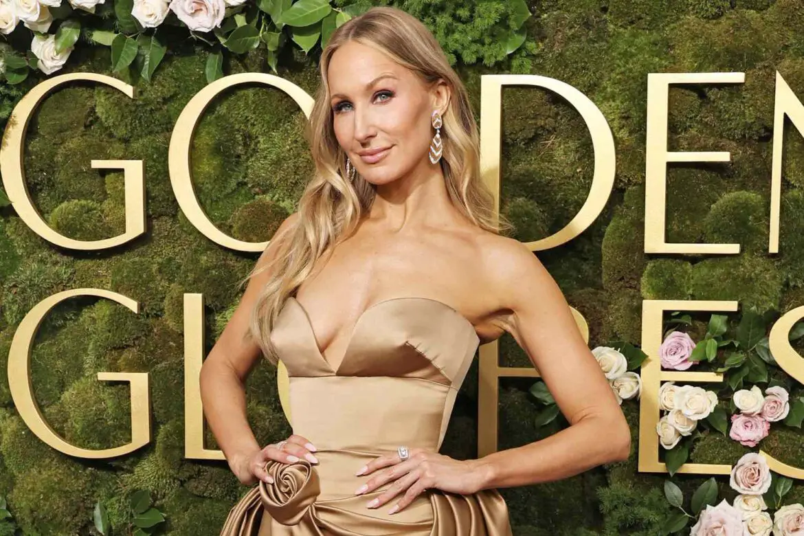 Nikki Glaser Roasts Hollywood’s Plastic Surgery Obsession at 2025 Golden Globes ArticlePure