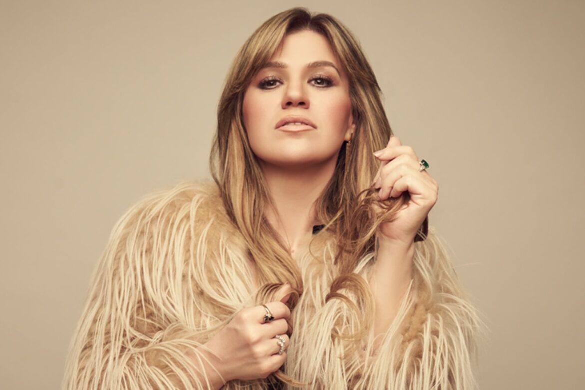 Kelly Clarkson Last-Minute Postpones Opening of Las Vegas Residency ArticlePure