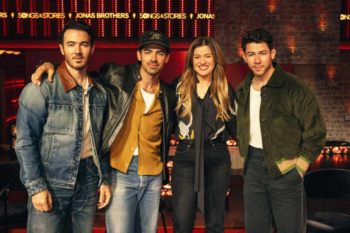 Kelly Clarkson Reveals First Reaction to Jonas Brothers ‘Year 3000’ Mention ArticlePure