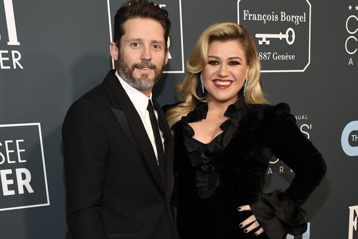 Kelly Clarkson Reveals Ex Brandon Blackstock Is ‘Ill,’ Postpones Residency for Kids ArticlePure